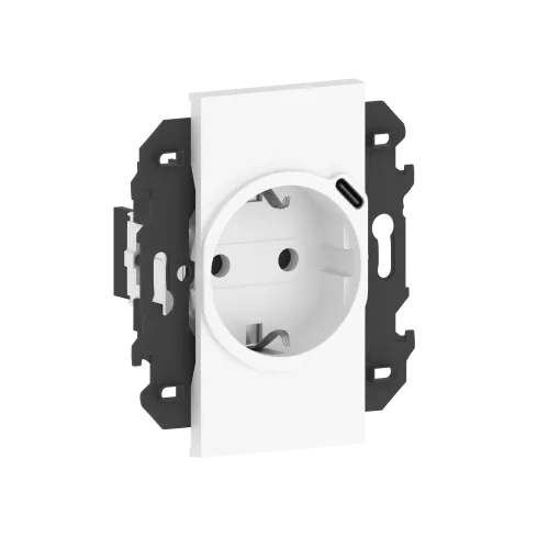 Розетка на 220v + USB типа С, с накладкой на 2м, с/з, шторки, 16А, в сборе с суппортом, винты, цвет белый